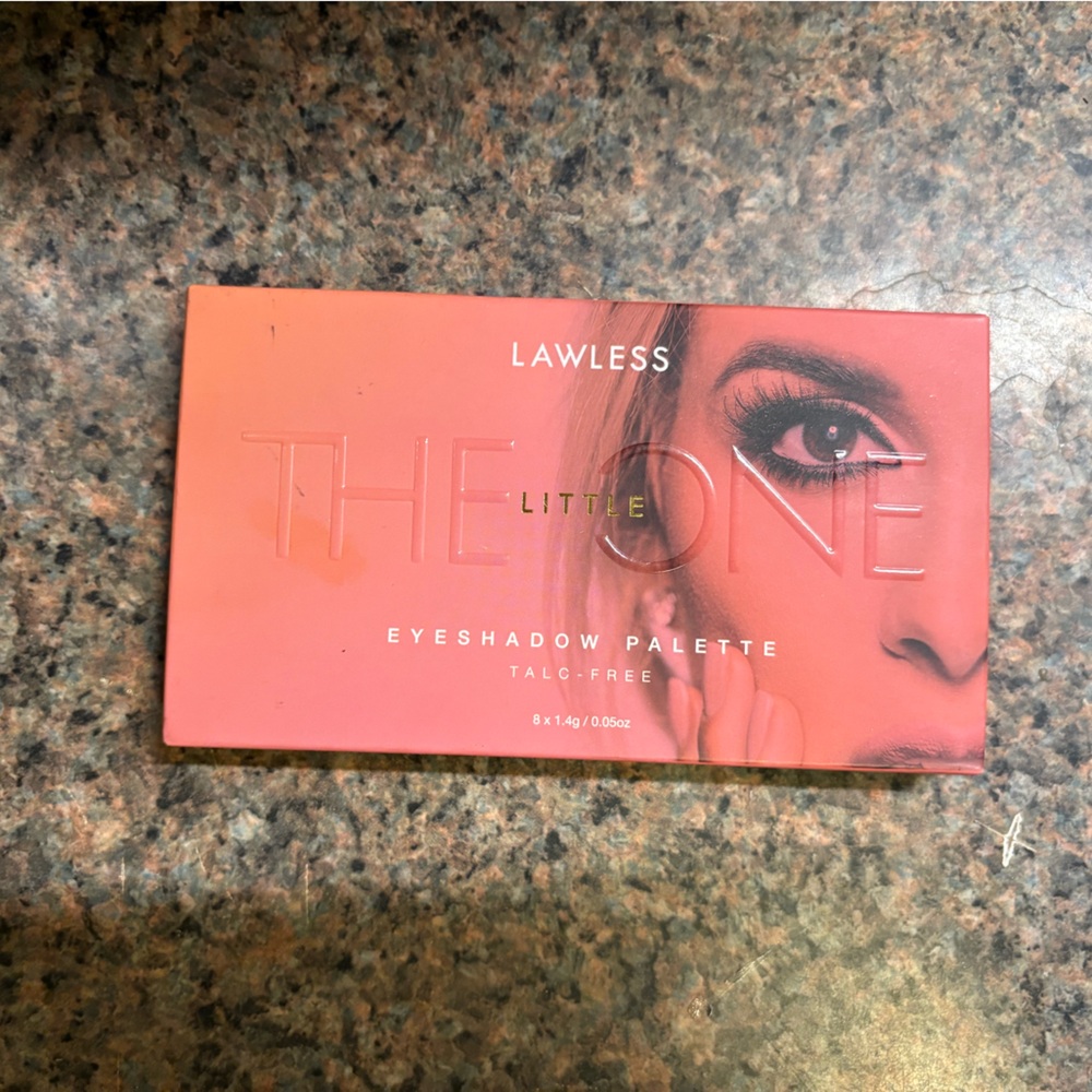 LAWLESS The Little One Eyeshadow Palette - Coral and Peach